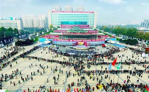 莱工.jpg 莱工.jpg